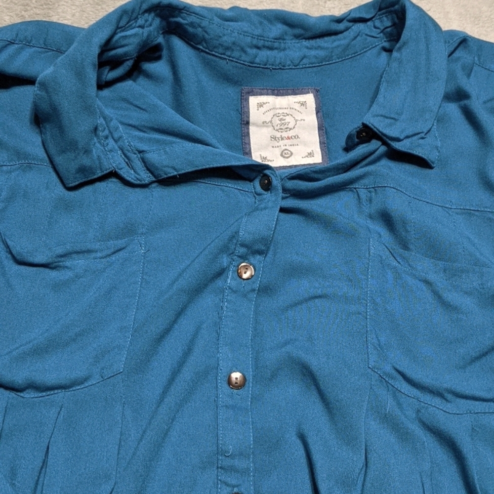 Long sleeved top by styling company sorry extra large color is teal